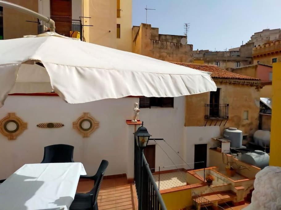 Casa Vacanza "Il Cortiletto" Шакка Экстерьер фото