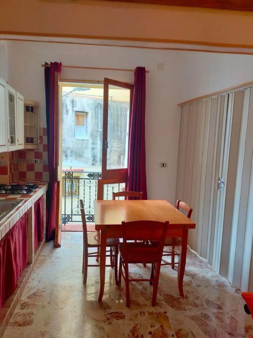 Casa Vacanza "Il Cortiletto" Шакка Экстерьер фото
